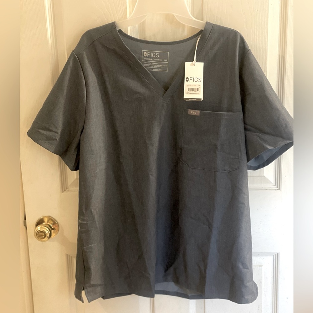 Catarina one pocket scrub top XXL. NWT, tried on once, never worn